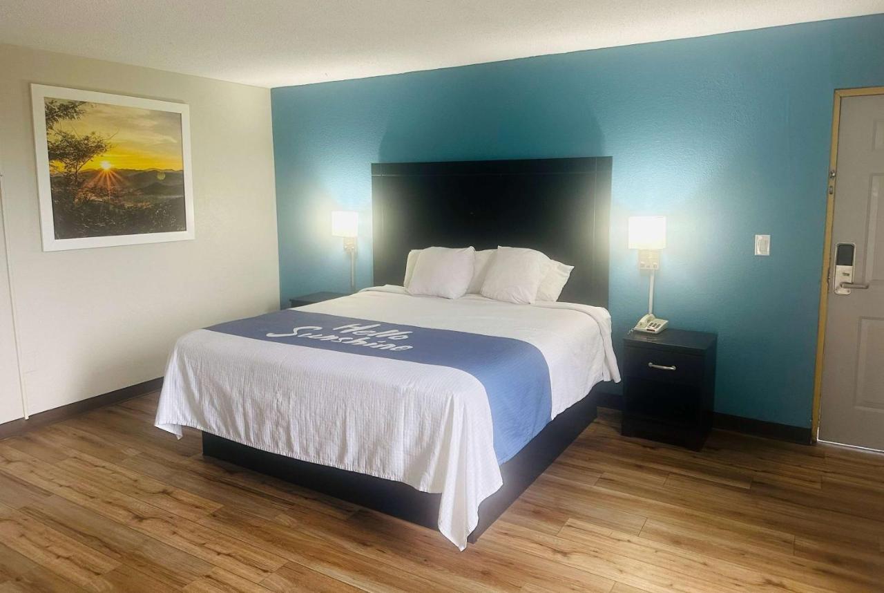 Days Inn By Wyndham Easley West Of Greenville/Clemson Area Dış mekan fotoğraf