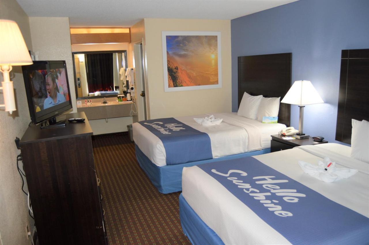 Days Inn By Wyndham Easley West Of Greenville/Clemson Area Dış mekan fotoğraf